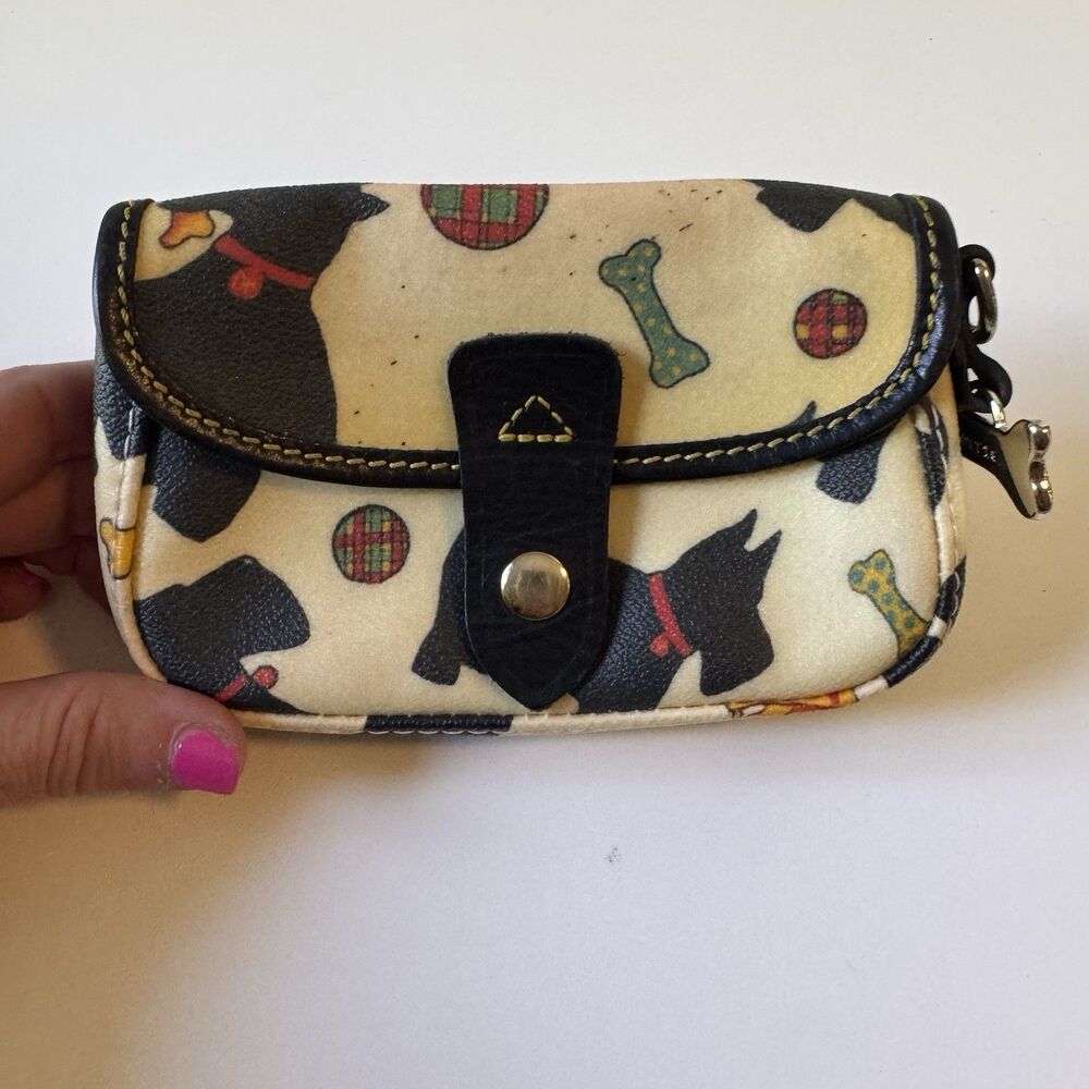 Dooney & Bourke Scottie Dog Wristlet Black & White